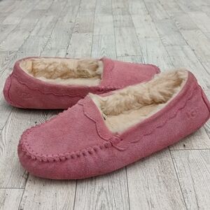 UGG SCALLOPED MOC SLIPPERS size 6
